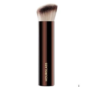 Hourglass Vanish Foundation brush